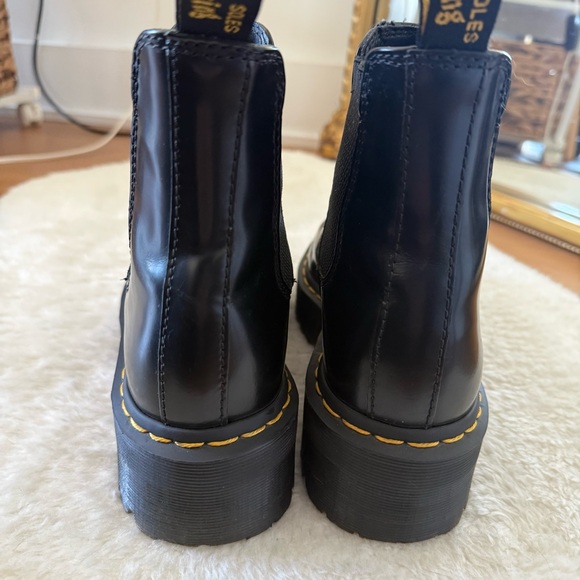 Dr. Martens 2976 smooth leather women’s platform Chelsea boots, size US 8 - Picture 3 of 8